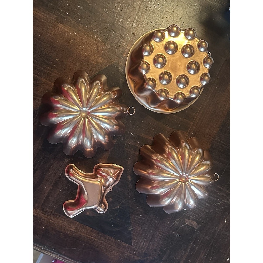Vintage Metal  Molds Pan Wall‎ Hangings Decor Copper Color, Set of 4